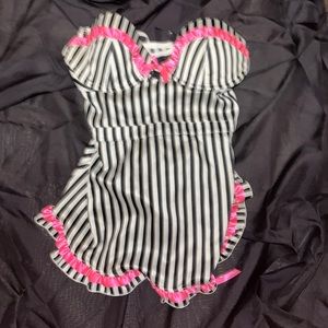 Corset like tank top with push-up bra